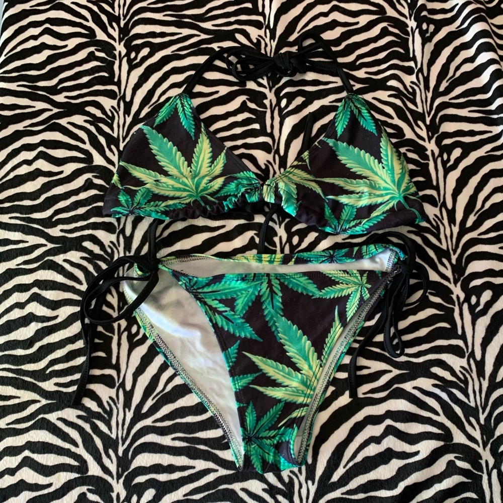 Mari Jane Bikini